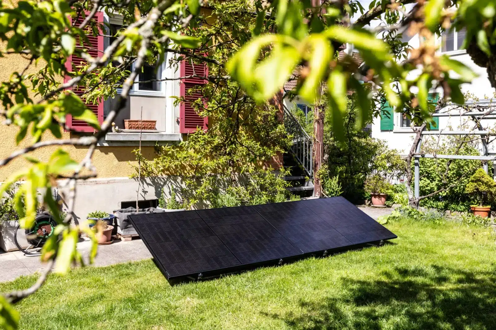 Steckerkraftwerk 910/600 Watt, mit Ständer für Terrasse inkl. Versand