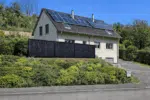 Solarzaun mit 8 Modulen genehmigungsfrei mit 4 kWh Speicher